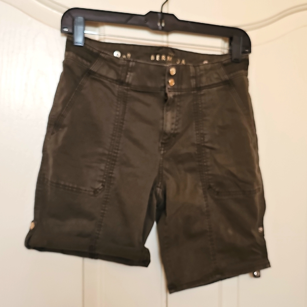 WHBM Convertible Olive Green Bermuda Shorts Size 0